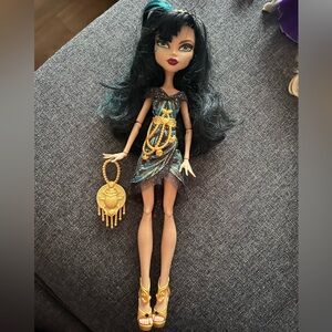 Frights, camera, action Cleo Denile